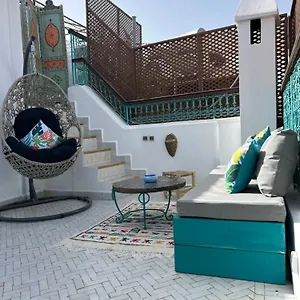 Riad Amazing Amazigh Avec Jacuzzi Petit Dejeuner Compris Avec Aussi Familiales Pres De La Place Jemaa El Fna, Marrakesh